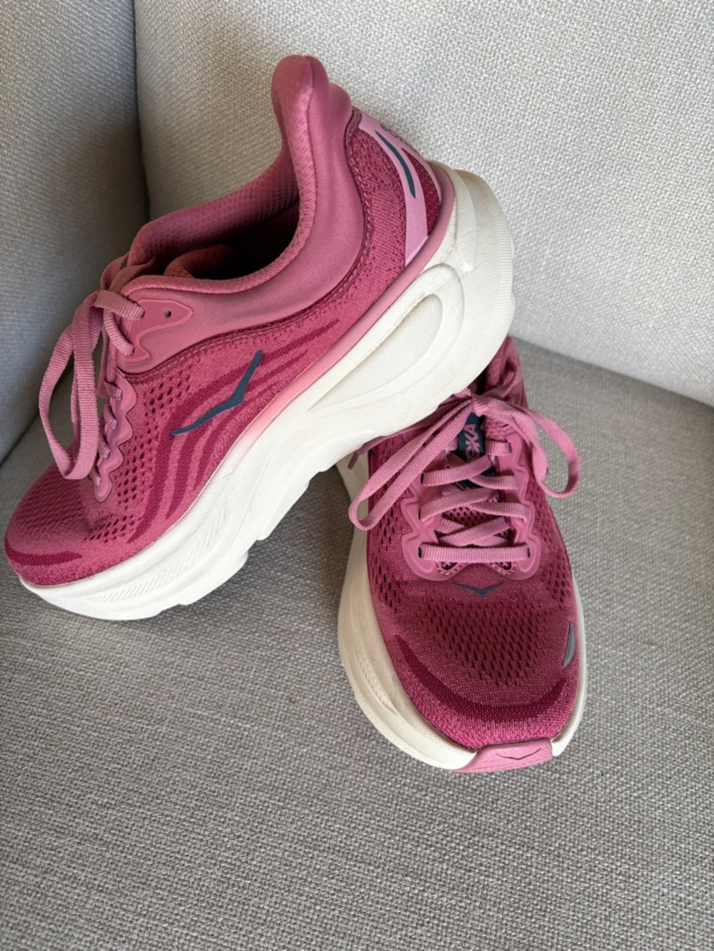 Hoka Bondi 9 Women's Rose Pink Athletic Running Shoes - Picture 3 of 5